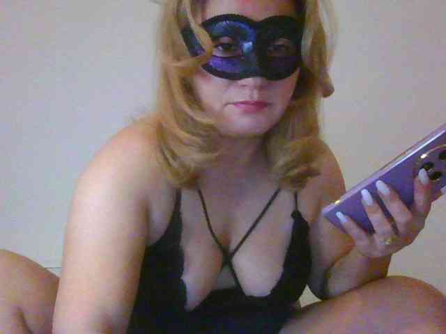 Modella: eliza69hot