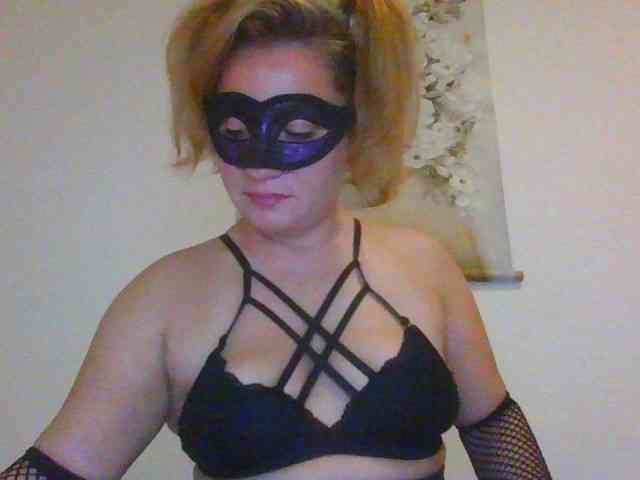 Modella: eliza69hot