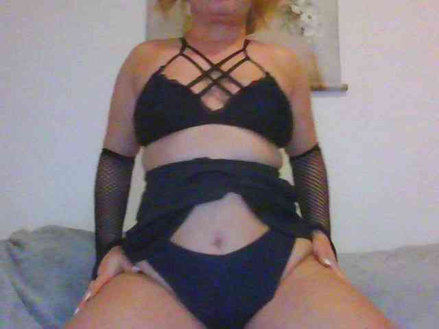 Modella: eliza69hot