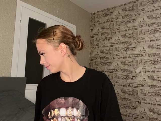 OraliaRand live cam on BongaCams