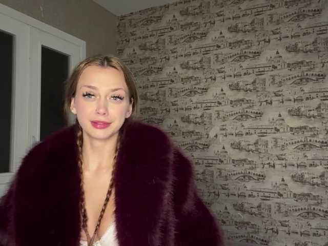 OraliaRand live cam on BongaCams