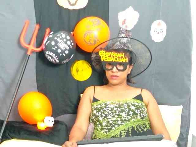 indianerotic009's live room