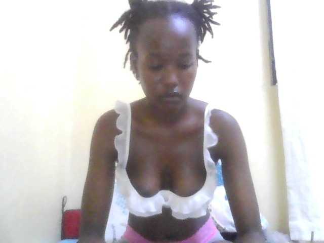 Diva-queen33 live cam on BongaCams