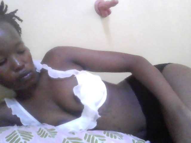 Diva-queen33 live cam on BongaCams