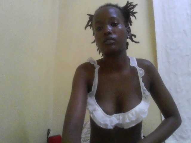Diva-queen33 live cam on BongaCams