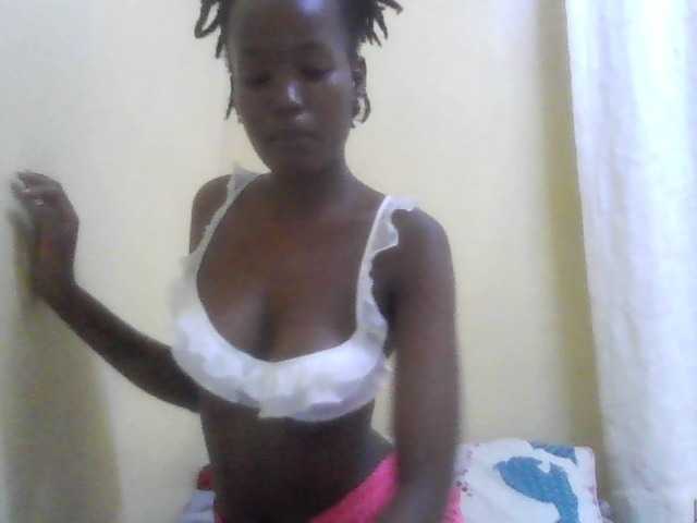 Diva-queen33 live cam on BongaCams