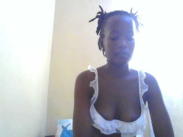 Diva-queen33 live cam on BongaCams