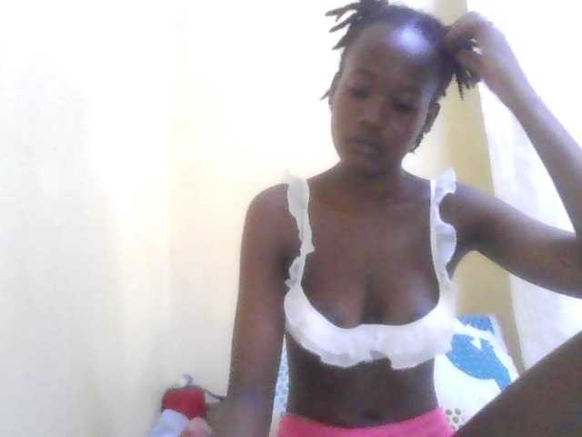 Diva-queen33 live cam on BongaCams