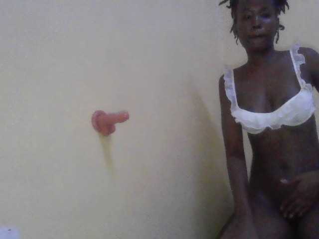 Diva-queen33 live cam on BongaCams