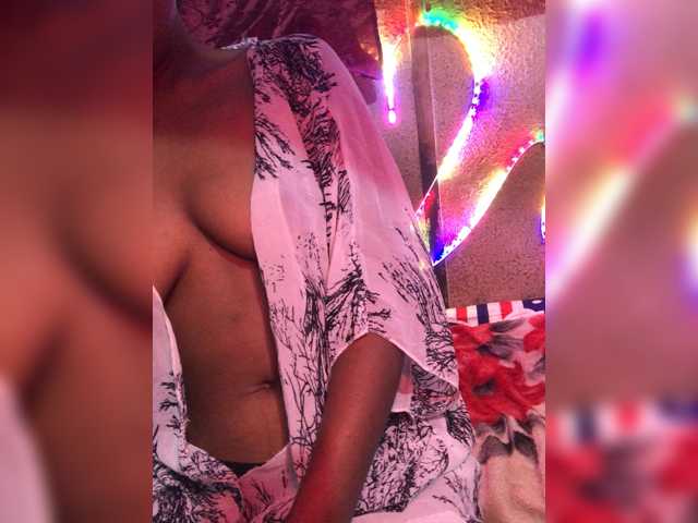 Sweetmia1 live cam on BongaCams