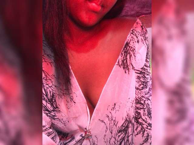 Sweetmia1 live cam on BongaCams