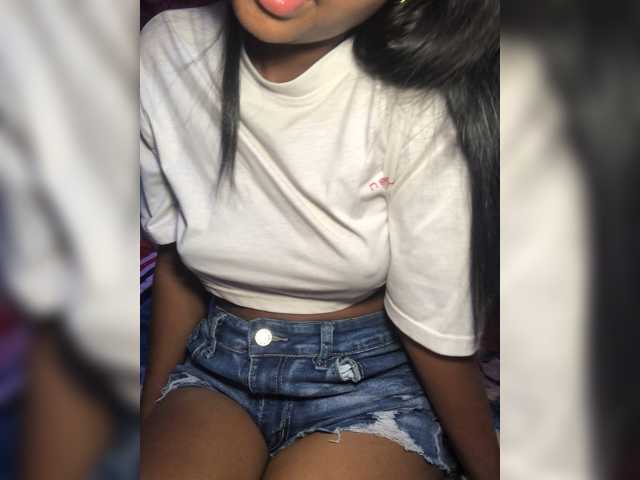 Sweetmia1 live cam on BongaCams