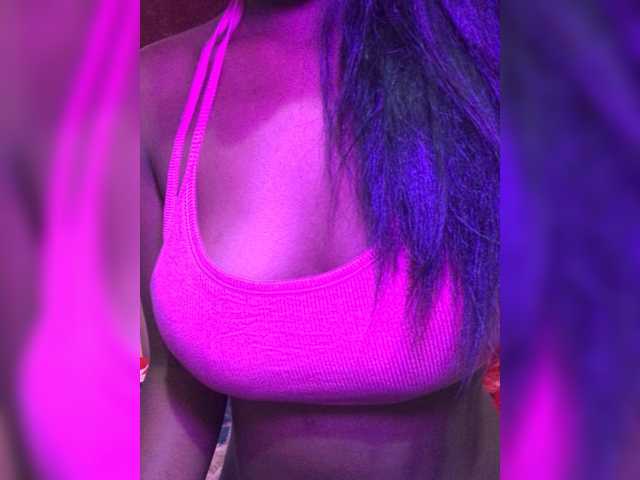 Sweetmia1 live cam on BongaCams