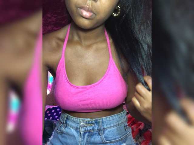 Sweetmia1 live cam on BongaCams
