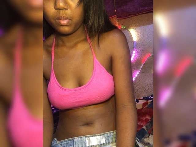 Sweetmia1 live cam on BongaCams