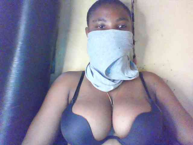 Model: Fuckmypussyx