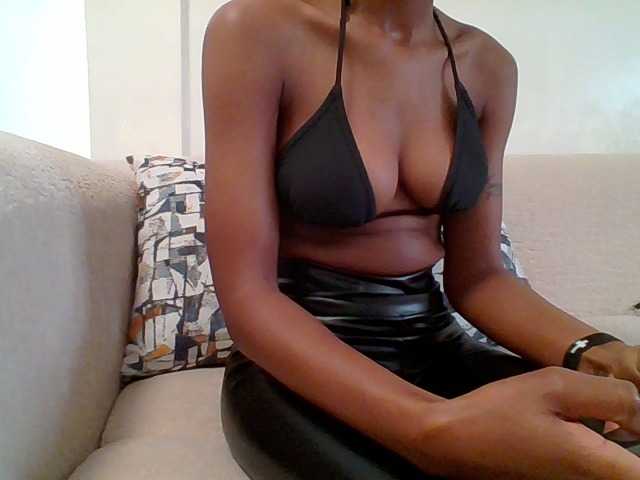 Petitebabe5 live cam on BongaCams
