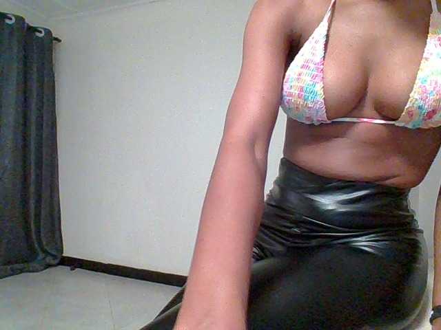 Petitebabe5 live cam preview