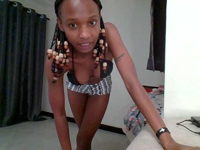 Petitebabe5 live cam on BongaCams