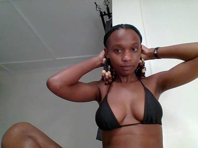 Petitebabe5 live cam on BongaCams