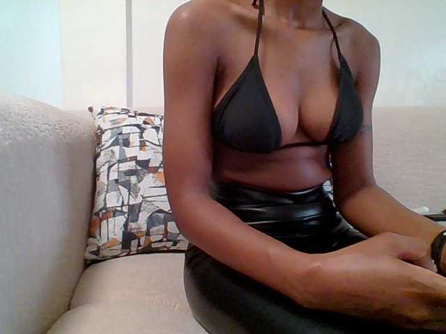 Petitebabe5 live cam on BongaCams