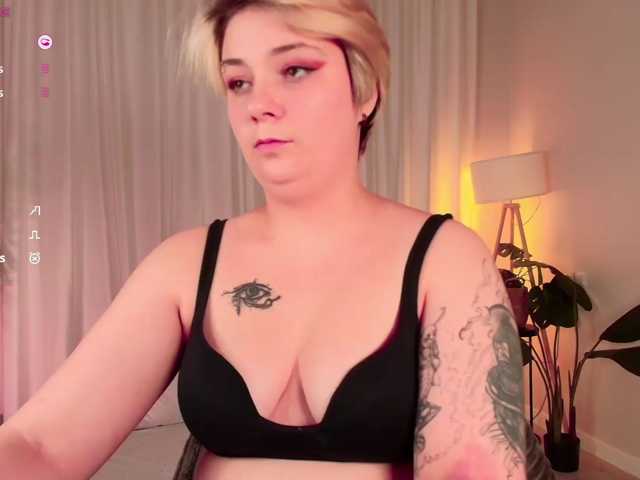 MarsiFox live cam on BongaCams