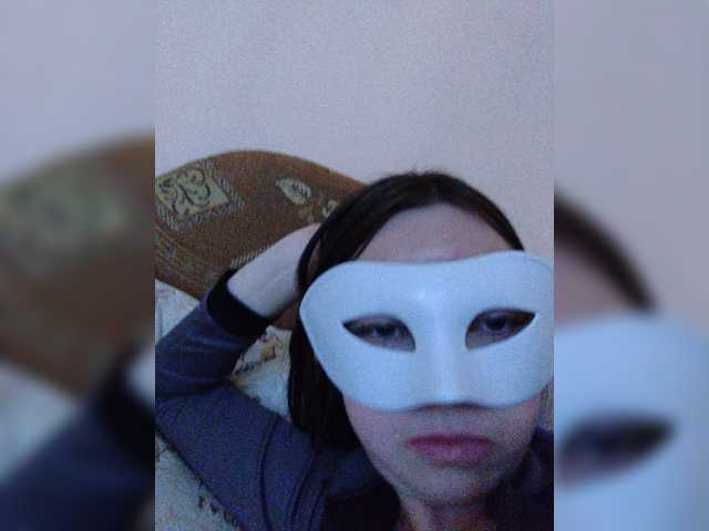 Elena13141516 live cam on BongaCams