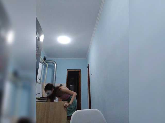 Elena13141516 live cam on BongaCams