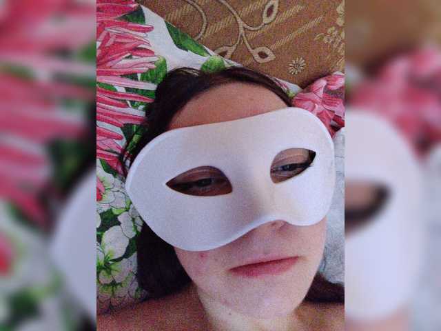 Elena13141516 live cam on BongaCams