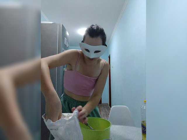 Elena13141516 live cam on BongaCams