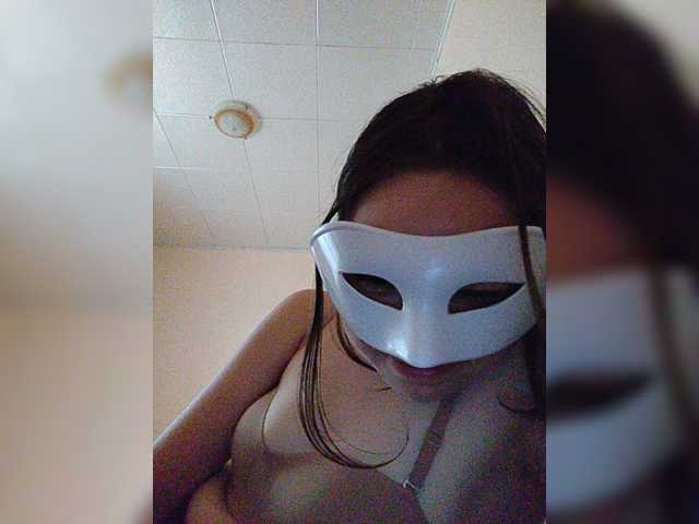 Elena13141516 live cam on BongaCams