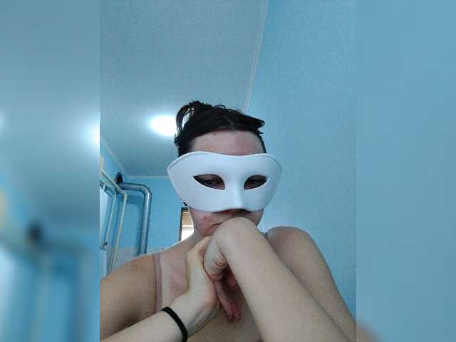 Elena13141516 live cam on BongaCams