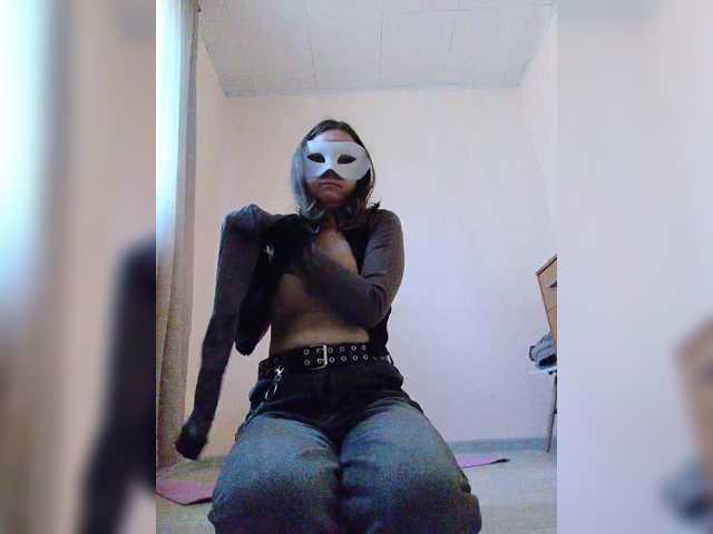 Elena13141516 live cam on BongaCams