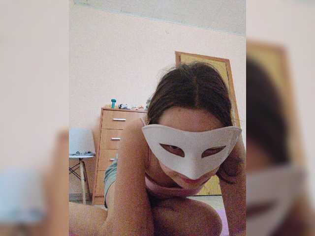 Elena13141516 live cam on BongaCams