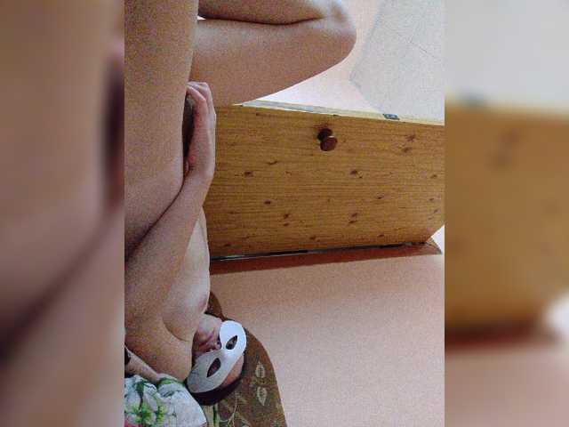 Elena13141516 live cam on BongaCams