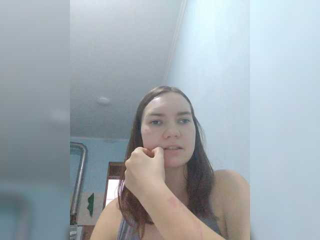 Elena13141516 live cam on BongaCams