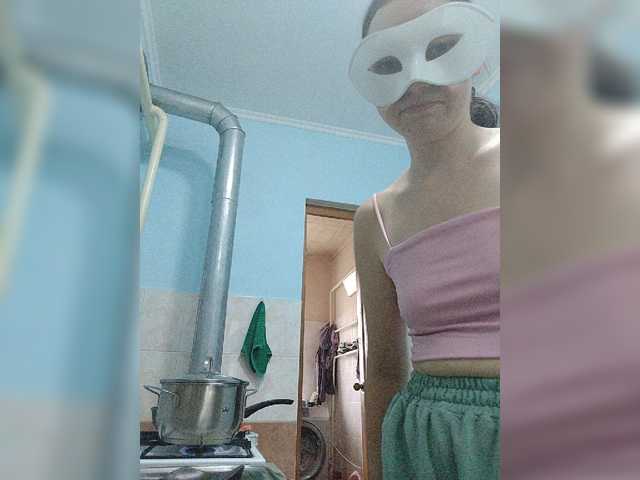 Elena13141516 live cam on BongaCams