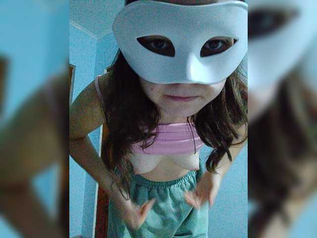 Elena13141516 live cam on BongaCams