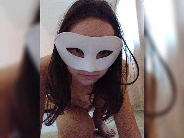 Elena13141516 live cam on BongaCams
