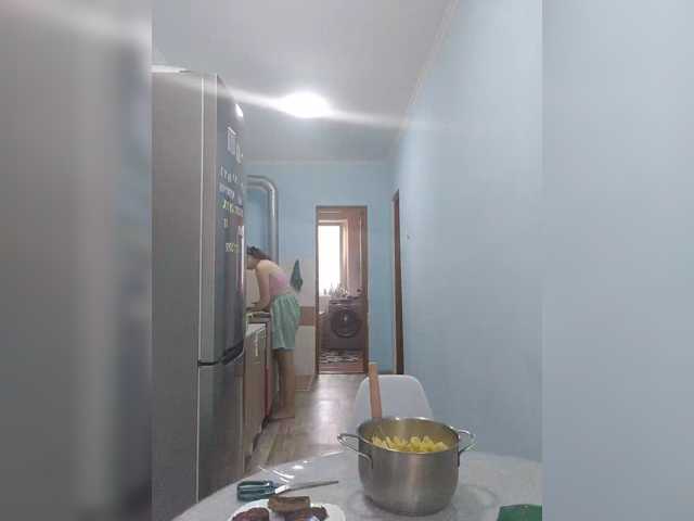 Elena13141516 live cam on BongaCams