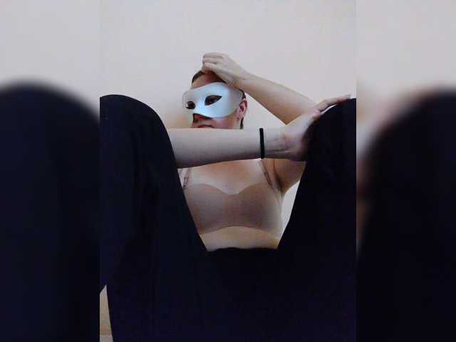 Elena13141516 live cam on BongaCams