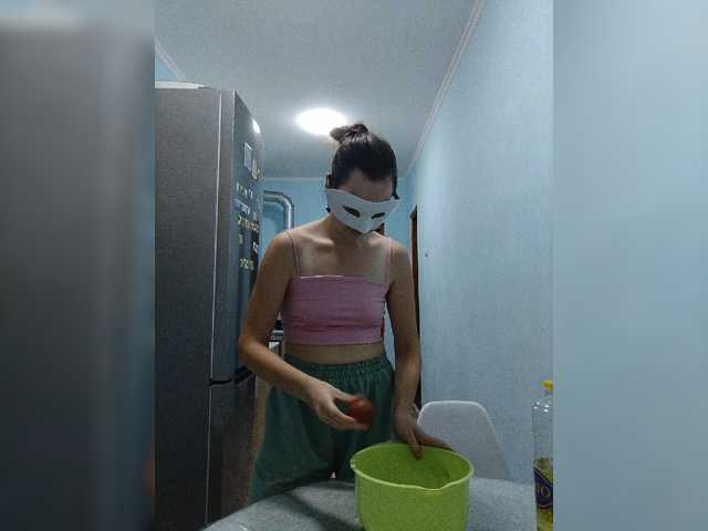 Elena13141516 live cam on BongaCams