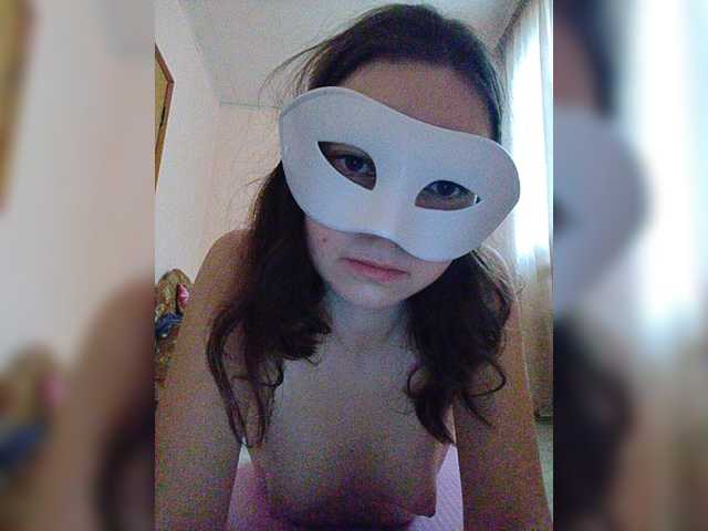 Elena13141516 live cam on BongaCams