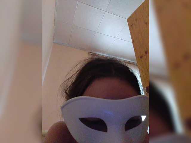 Elena13141516 live cam on BongaCams