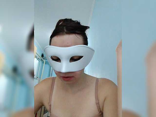 Elena13141516 live cam on BongaCams