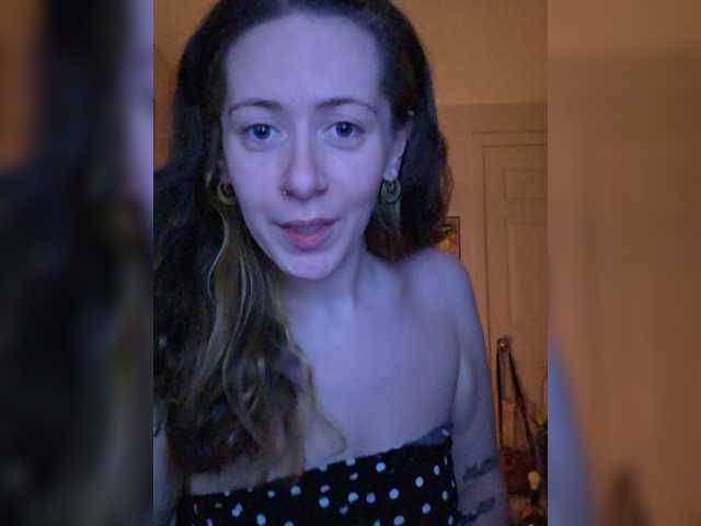 LizzyG42 live cam on BongaCams