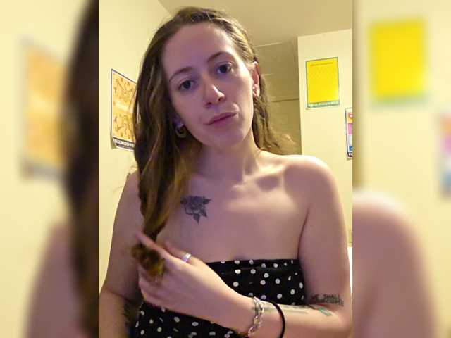 LizzyG42 live cam on BongaCams