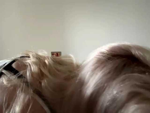 AmandaHolmes live cam preview