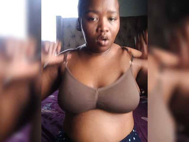 SweetMommyK live cam on BongaCams