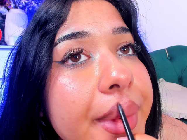 NaomiVelourX